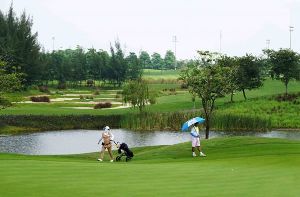 5 days 4 nights Golf Tours in Hanoi & Ha Long Bay Daily Tour